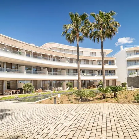 Modern 3-bedroom Luxury With Panoramic Sea Views The Edge, Appartement